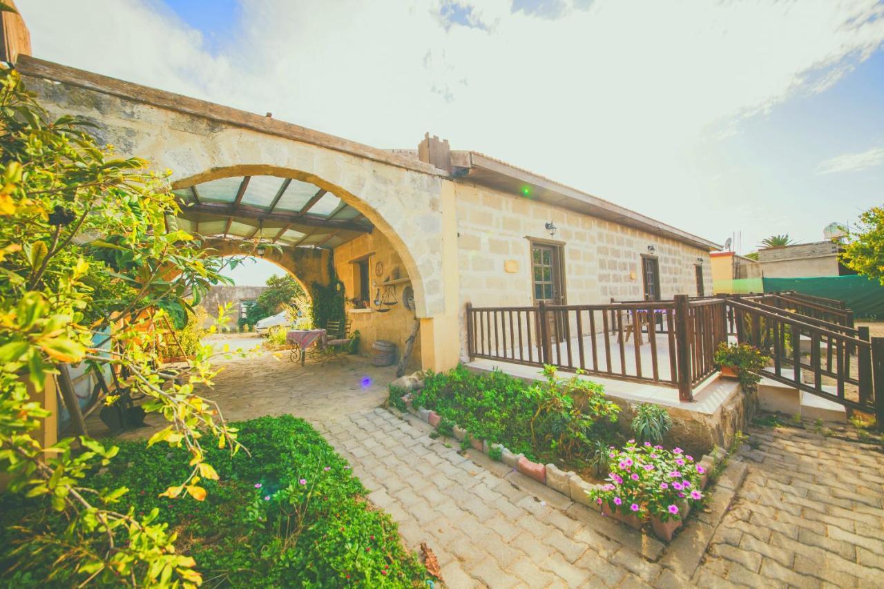 Castle Karpasia Guest House Authentic Atmosphere ! Rizokarpaso Kültér fotó